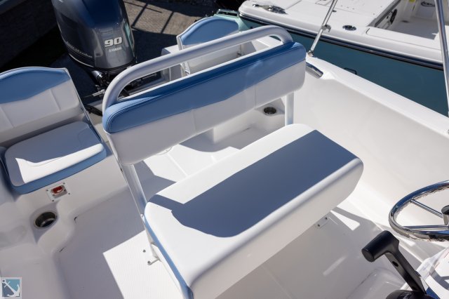 New 2025 Robalo  Boat for sale